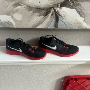 Nike Black and Red Sneakers Men’s Sz 14